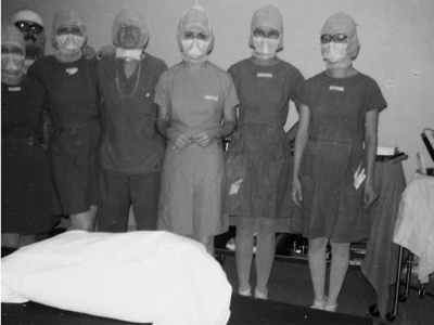 Jour de l’ouverture de la salle d’opération (origine de l’Institut de cardiologie) à l’Hôpital Civic, 1976.